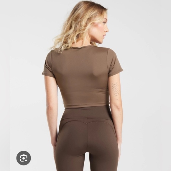 Gymshark Tan Short sveryday  Cap sleeve t shirt size small - Picture 6 of 7